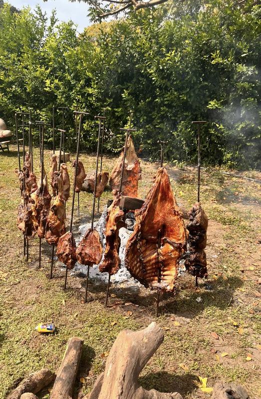 Carne a la llanera en estacas